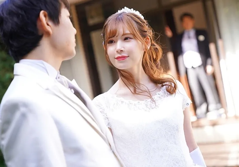 Bố ông chồng nện người yêu của con trai ngay sau lễ cưới của con trai