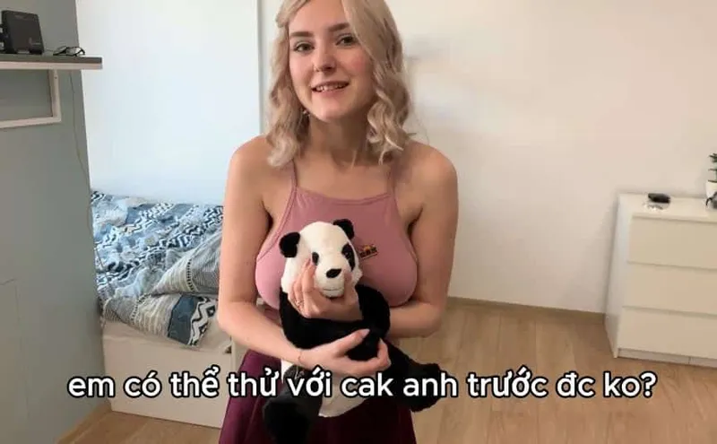 Gấu nhờ anh trai giúp vì chưa có kinh nghiệm để quan hệ với bạn trai